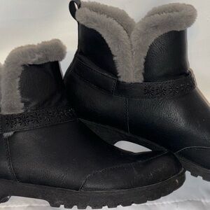 JBU by Jambu Finland black lined slip on boots 9.5